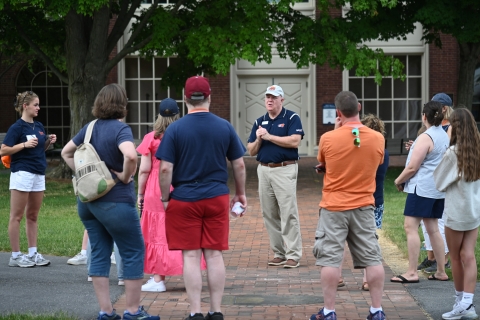 Class of 1998 preparing for their walking tour.