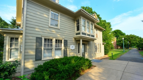 Exterior of the Office of Financial Aid