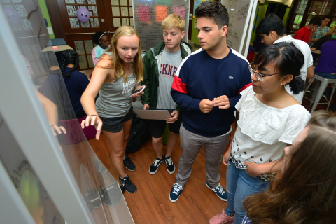 Students at Design Thinking Leadership pre-orientation program