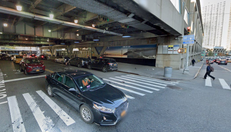 Street view of the George Washington Bridge shuttle stop area on Fort Washington between 178 and 179 streets